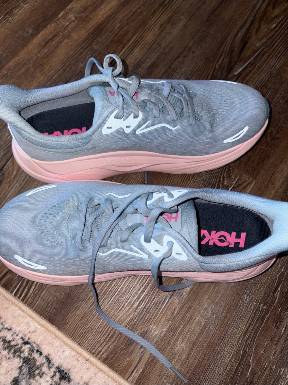 Women’s Hoka Arahi 8- size 8.5 - Picture 2 of 5